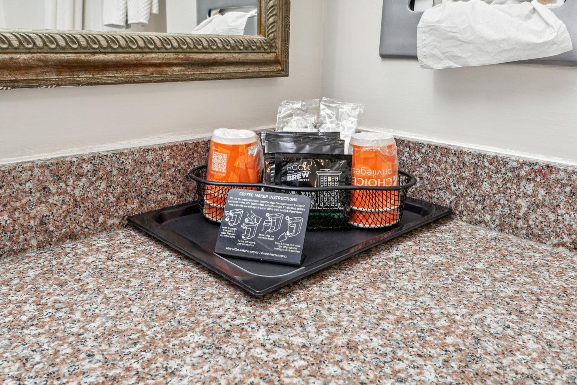דוסונוויל Quality Inn & Suites מראה חיצוני תמונה