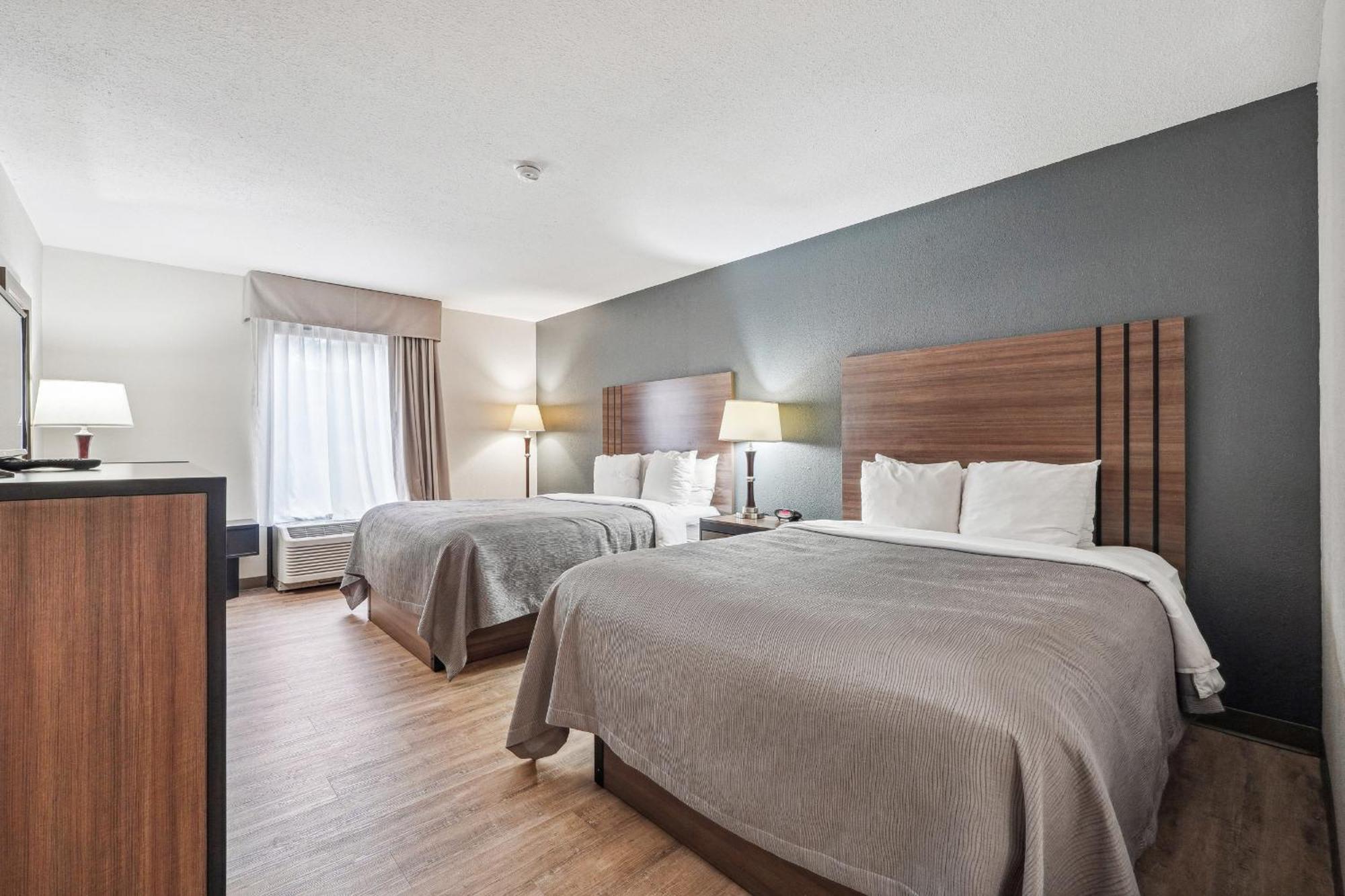 דוסונוויל Quality Inn & Suites מראה חיצוני תמונה