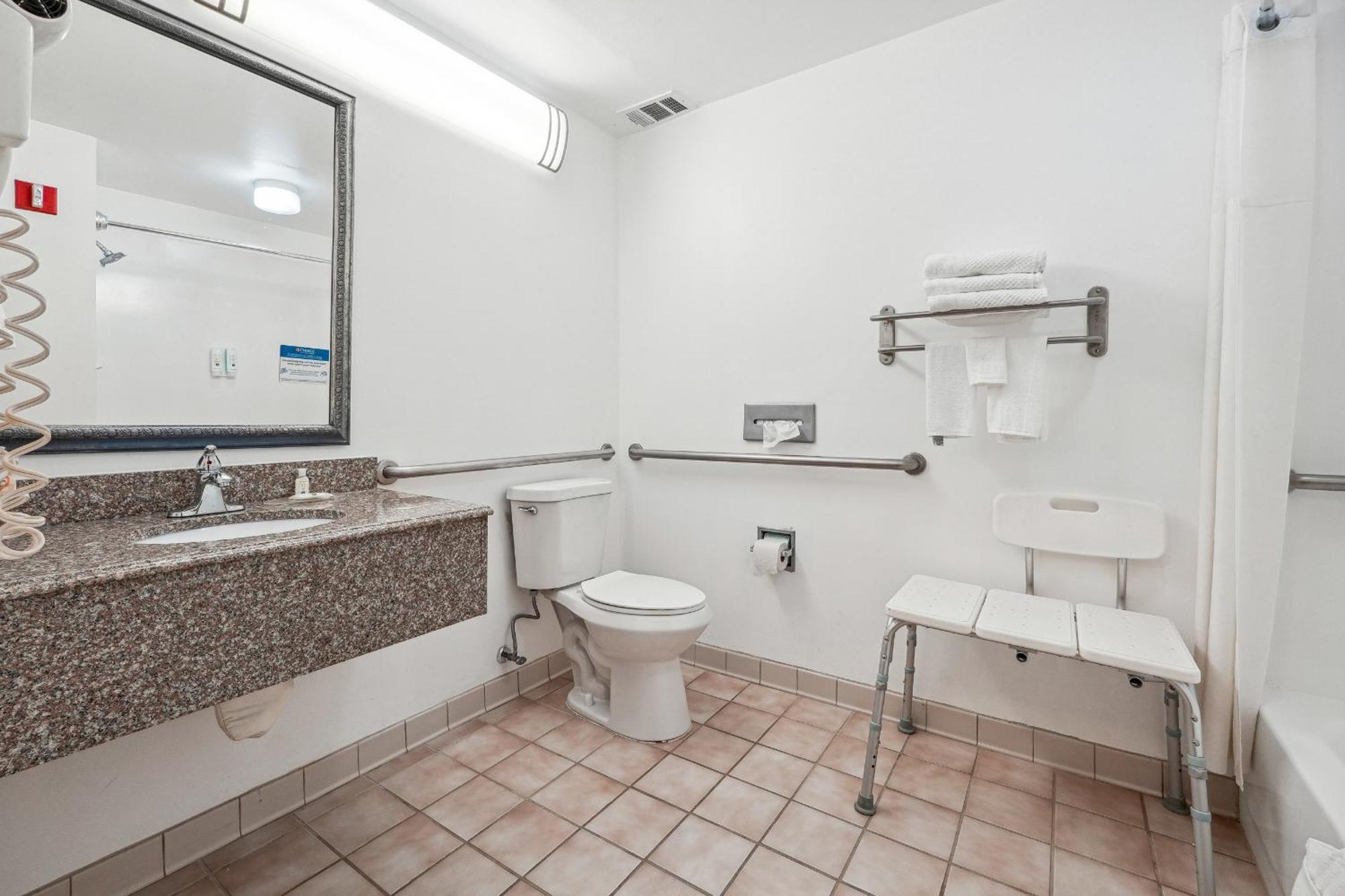 דוסונוויל Quality Inn & Suites מראה חיצוני תמונה