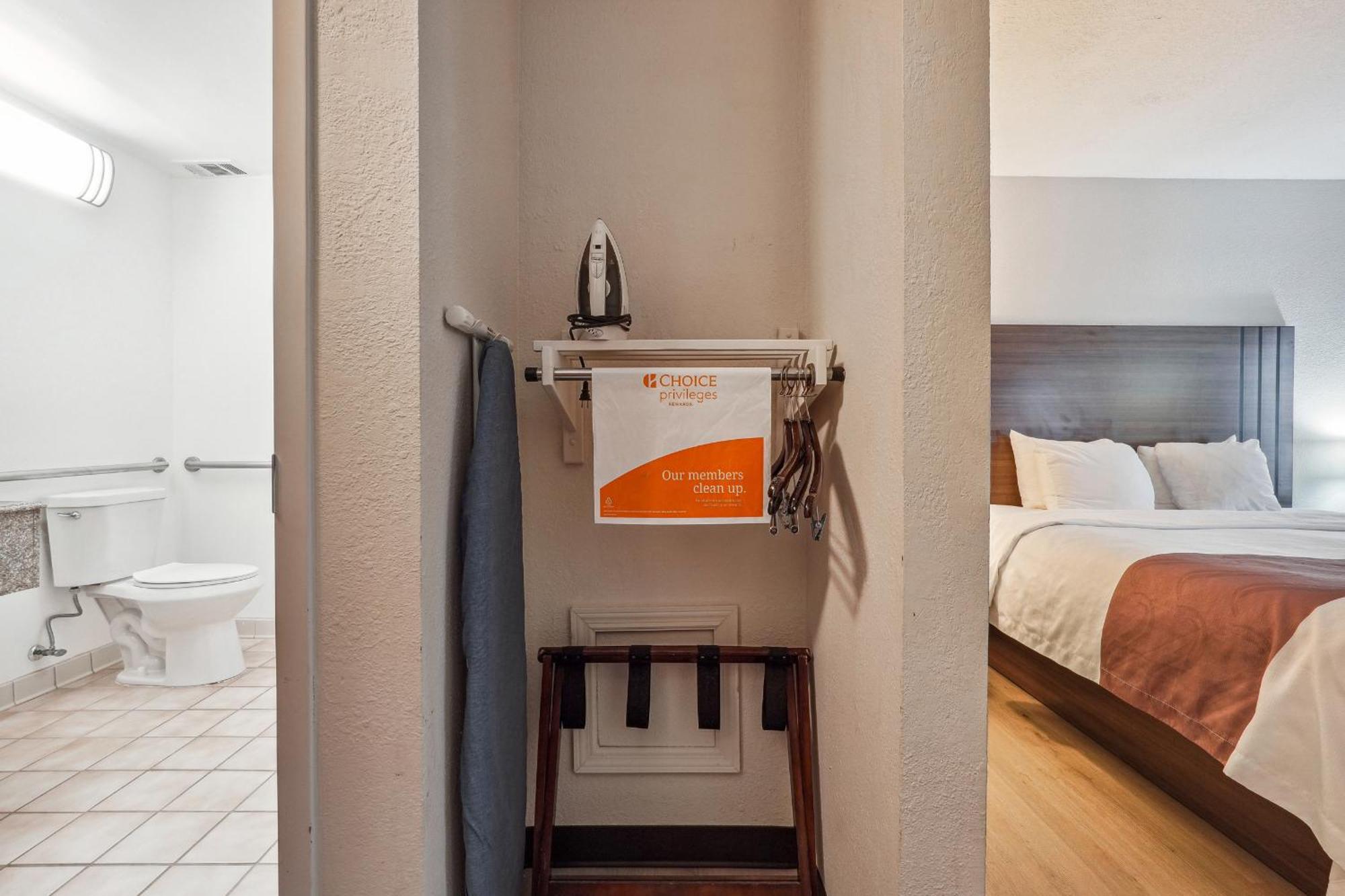 דוסונוויל Quality Inn & Suites מראה חיצוני תמונה