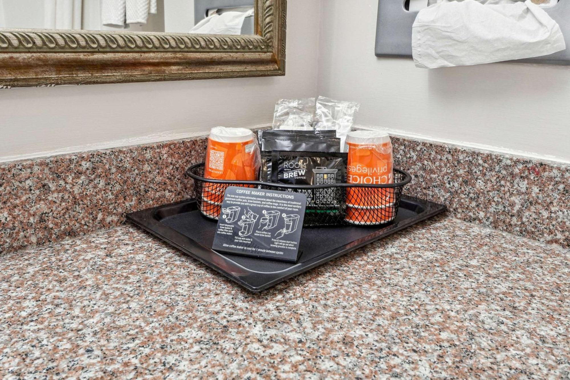 דוסונוויל Quality Inn & Suites מראה חיצוני תמונה