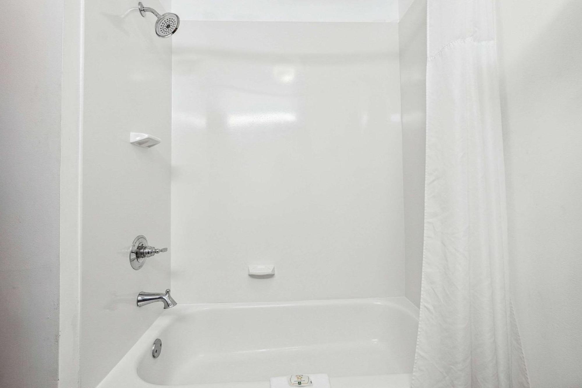 דוסונוויל Quality Inn & Suites מראה חיצוני תמונה
