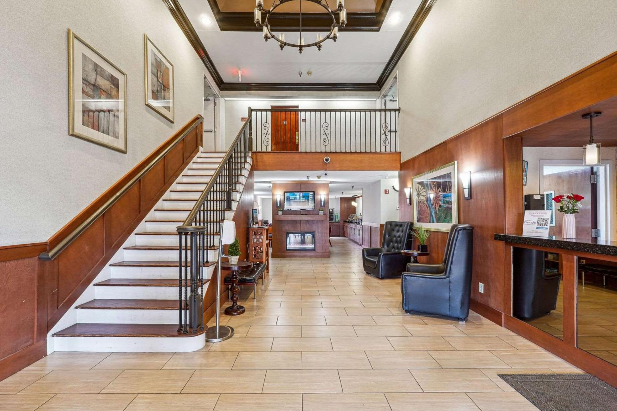 דוסונוויל Quality Inn & Suites מראה חיצוני תמונה